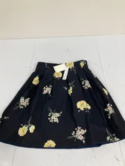 送料無料★新品タグ付き★BE RADIANCE★ミニスカート　花柄スカート★Sサイズ★ネイビー　#80109stt