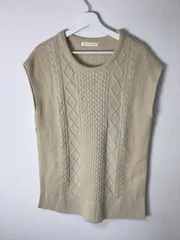 【MAJESTIC LEGON】サイドスリット入りケーブル編みニットベスト サイズM