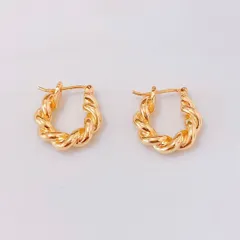 ツイストロープ　フープピアス　　ゴールド