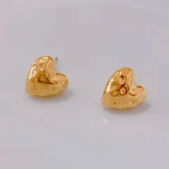 ステンレス　　メタル凹凸ミニハート　ピアス　ゴールド