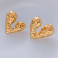 ステンレス　ハートピアス　ゴールド　凸凹