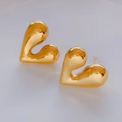 ステンレス　ハートピアス　ゴールド　メタル