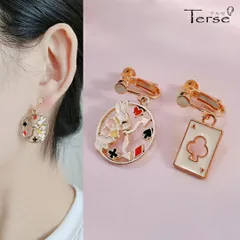 イヤリング 耳夹 アシンメトリー うさぎモチーフ 白うさぎ 不思議の国のアリス 童話モチーフ 個性派 おしゃれ 大人可愛い ユニーク 存在感 誕生日プレゼント 冬アクセサリー バレンタインギフト 自分へのご褒美 送料無料 即購入OK 最短当日〜翌日発送