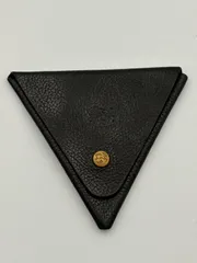 ■【IL BISONTE】イルビゾンテ 三角形 コインケース 小銭入れ 本革 レザー ブラック 黒