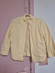 黄色いウィンドブレーカー ジャケット