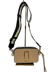 【中古】MARC JACOBS マークジェイコブス バッグ ショルダーバッグ カメラバッグ スナップショット ベージュ M0012007＿s08＿セルモアから出品＿s-0450-r08