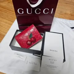 【最終値下げ】【本日まで】GUCCI さくらんぼ 財布 2つ折り 新品未使用 GUCCI さくらんぼ 財布 工場 直営 店