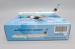 Garuda Indonesia 737-800 ポケモン ガルーダ ph - メルカリ