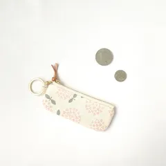 『ミニミニポーチ  キーリング 付き』　「ふんわり彩るアジサイ柄」　リップ・印鑑・小物整理に便利な持ち運べるポーチ　レザーのワンポイント　コインケース