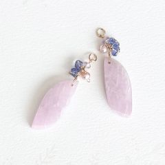 少し訳 ピンクアメジストとマザーオブパールのトリプレットプルメリア