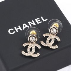 新品 CHANEL ダブルCピアス ゴールド - メルカリ