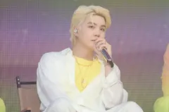 【中古】ポストカード [単品] シュガ(BTS/防弾少年団) ホログラムポストカード 「DVD/DIGITAL CODE BTS 2021 MUSTER SOWOOZOO」 同梱品