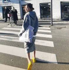 (海外配送)グレーニット フード セーター + スカート セットアップ