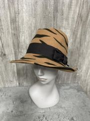 Item thumbnail for item c4574306-4669-43c6-9636-97d1938dcaa2