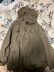 ミリタリージャケット カーキ色