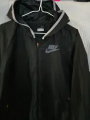 ナイキ ブラック ウィンドブレーカー フード ジップアップ