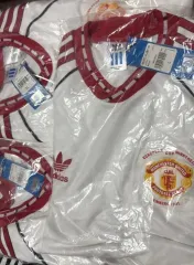 アディダス マンチェスター ユナイテッド 91 アウェー Tシャツ 出品