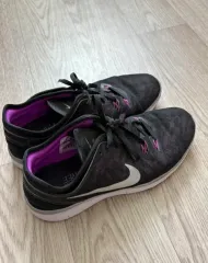 ナイキ レディース ランニングシューズ