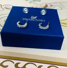 新品 スワロスキー Swarovski ミニフープピアス