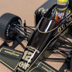 1/18ミニチャンプス ロータス97Tルノー アイルトン・セナコレクション