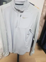 ナイキ トップス 出品