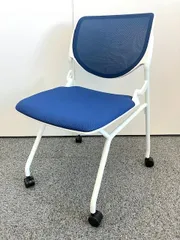 【2021年製】オカムラ　ルナチェア　ミディアムブルー　スタッキングチェア　ミーティングチェア　ネスティング