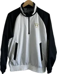 Z1714 【美品】UNDER ARMOURアンダーアーマー　ハーフジップジャンパー　アウター　ブラックホワイト　メンズ　MDサイズ