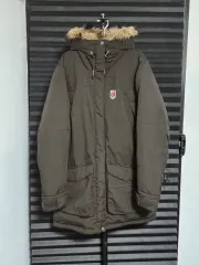 (正規品) Fjällräven(フェールラーベン) グースダウン Nuuk パーカ ダウン 出品