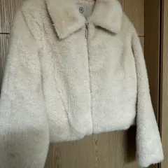 アイボリーファージャケット