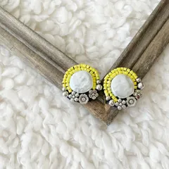 アンティーク風 バロックパール お花ビーズ イエロー ビーズ刺繍 ピアス/イヤリング