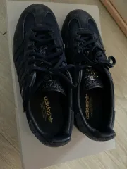 アディダス ガゼル インドア ネイビー