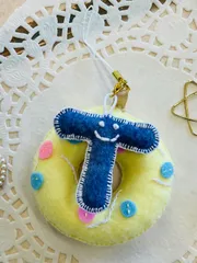 フェルトドーナツのイニシャルキーホルダー　Ｄ－６　ストラップ　チャーム