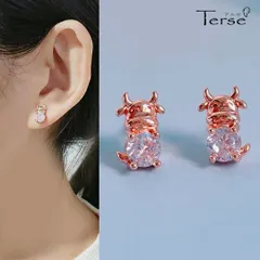 レディース 牛ピアス うし 丑 モチーフ 動物モチーフ アニマル 子牛 ミニチュア 立体 かわいい キュート 癒し系 ユニーク 個性派 CZダイヤ きらきら 上品 大人可愛い 誕生日 バレンタインギフト 送料無料 即購入OK 最短当日〜翌日発送