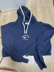 トミーヒルフィガー クロップド フーディー S