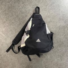 adidas ワンショルダー スリングバッグ テック archive ブラック 