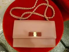 (正規品) FERRAGAMO ヴァラ リボン チェーンバッグ ジニ(JINNI)バッグ ピンク