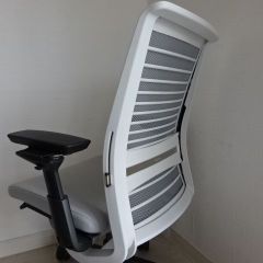 カッシーナIXC アリアス アトラスチェア ジェスパーモリソン