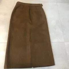 ブラウン ミディ Hライン 冬用スカート(新品)