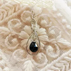 天然石✩ブラックスピネル✩ペンダントトップ✩ワイヤーアート✩オリジナルデザイン