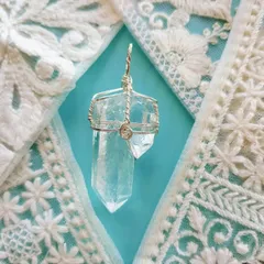 天然石✩水晶✩ポイント✩ツイン✩ペンダントトップ✩ワイヤーアート✩オリジナルデザイン