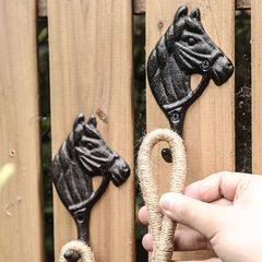 王冠デザインの金属製ウォールフック6点セット A2 - メルカリ