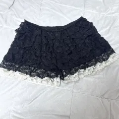 ブラック ホワイト レイシー キュロット | LIZ LISA CECIL McBEE 日本 ヴィンテージ