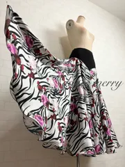 新品　パソドブレ　パソ　社交ダンス　スカート　白　黒　グレー　4705　ワルツ 新品 パソドブレ タンゴ ワルツ 社交ダンス スカート 黒 白 水玉 4705