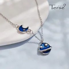 ネックレス ペンダント 宇宙モチーフ 惑星 月 ムーン 三日月 サターン 土星 星空 夜空 星 ブルー 瑠璃色 個性派アクセ 物語感 彼女へのプレゼント バレンタイン 春夏コーデ 普段使い 送料無料 即購入OK 最短当日〜翌日発送