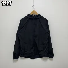 L NIKE ドライフィット ブラックロゴ ウィンドブレーカー ジャケット