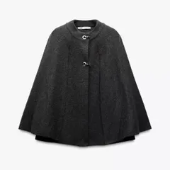 美品　ZARA ザラ　ニットケープコート　ポンチョ　ケープ　ショート丈　ニットポンチョ　 knit cape　シルバー金具　ドレープ　Mサイズ　大きめ　ウール混　スマート　モード系　シンプル　フロントメタル留め具 　グレー　Gray　春秋　アウター　羽織り