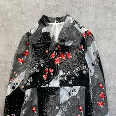 昭和レトロ モノトーン 赤花柄 ボウタイリボン付き 長袖ワンピース ロング丈フリーサイズ