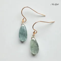 No.690✨天然石✨アクアカイヤナイトの一粒ピアス　イヤリング