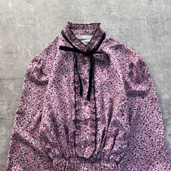 昭和レトロ 小花柄ボウタイ付き 長袖シャーリングワンピースピンク×ブラック 9号