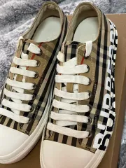 2026年最新】BURBERRY メンズ スニーカーの人気アイテム - メルカリ